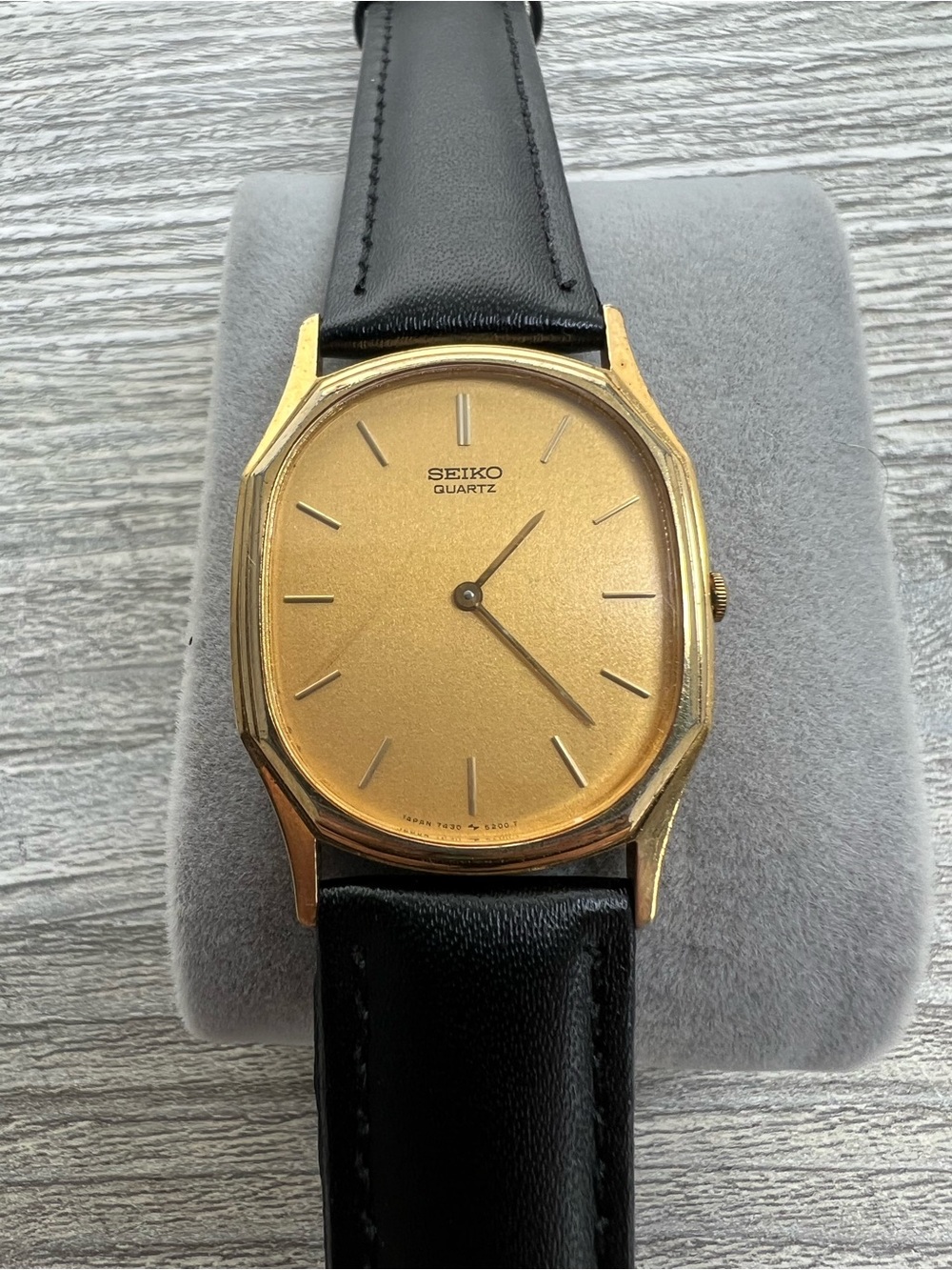 Seiko Gold Dial Men's Quartz Watch with Black Leather Strap - Picture 4 of 7